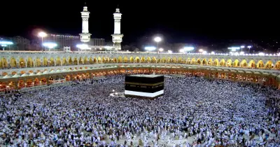 جدول أئمة الحرم المكي هذا الأسبوع من 18 إلى 24 جمادى الأولى 1447 وقائمة المؤذنين