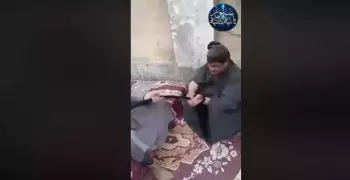 الاعتداء على شاب معاق ذهنيا وتقييده بالحبال في الفيوم (فيديو)