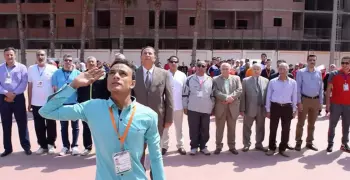 رئيس جامعة المنوفية في طابور العلَم (صور)