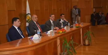 محافظ أسيوط يدعو الطلاب لإنشاء أسرة  للتوعية بمفاهيم حماية المستهلك