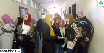 توافد طالبات عين شمس لسحب استمارات الترشح لانتخابات الاتحاد (صور)
