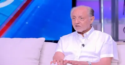 من هي زوجة عبدالعزيز مخيون؟