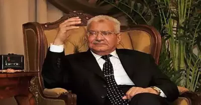 أبرز مشاهد عزاء محمود العربي.. فرق طبية وتوزيع مصاحف «صور»