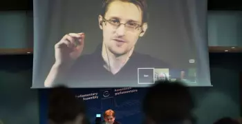 سنودن يطلب اللجوء إلى هذه الدولة