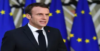 بعد سنوات من الحبس.. ماكرون يعلن الإفراج عن الفرنسيين المحتجزين في إيران