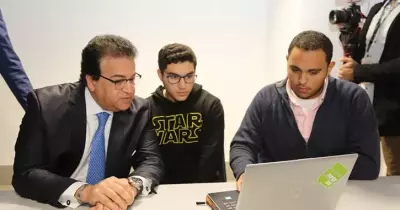 وزير التعليم العالي في أول زيارة تفقدية لجامعة «كندا مصر» بعد بدء الدراسة (صور)