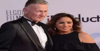 من هي زوجة الفنان عزت أبو عوف؟