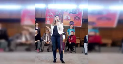 غادة رجب تحيي حفلا فنيا لطلاب آداب عين شمس