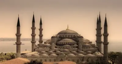 الحضارة الإسلامية هي إرث تشاركت فيه جميع الشعوب، والأمم التي دخلت الإسلام صواب أم خطأ؟
