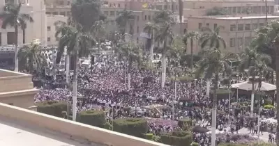 عماد متعب لطلاب جامعة القاهرة: «مصر هتكبر بيكوا»