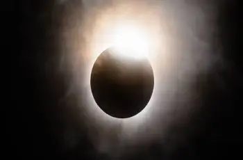 موعد كسوف الشمس في مصر.. هل سيظهر اليوم؟
