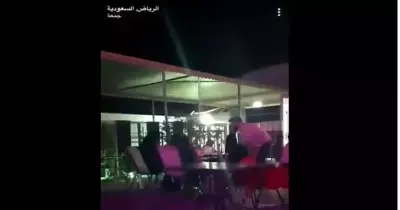 غضب في السعودية بسبب فيديو «لبناني يتحرش بسعوديات».. راهن زميله لفعل هذا الأمر
