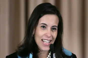 من هي دينا باول؟.. أول مصرية تدير إمبراطورية فيسبوك