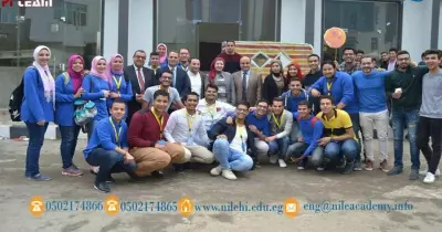 طلاب أكاديمية النيل يبيعون «كشري الخير» لصالح معهد الأورام