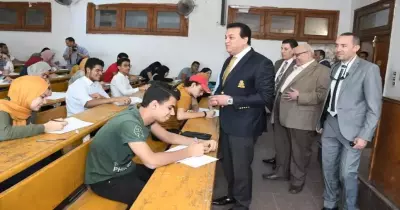 وزير التعليم العالى يتفقد الامتحانات في جامعة عين شمس