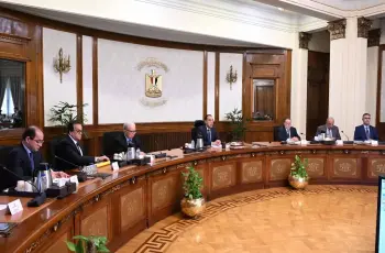 قبل إعلانه.. كشف قرار رئيس الوزراء بشأن غلق المحلات