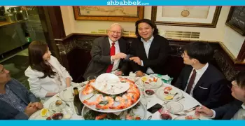 أغلى وجبة في العالم.. مزاد يصل مليون دولار نظير تناول الغذاء مع ملياردير أمريكي