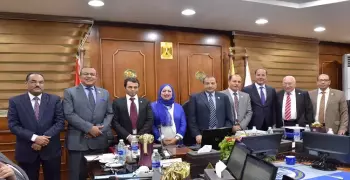 رئيس جامعة بني سويف يكرم الحاصلين على جوائز الدولة التشجيعية