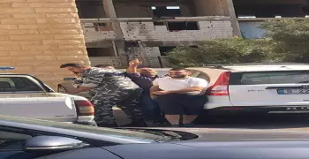 فيديو اقتحام بنك بيبلوس ولبنان والمهجر وتفاصيل الحصول على آلاف الدولارات بسلاح بلاستيكي