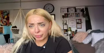 تفاصيل تعرض المذيعة مي حلمي لحادث سير
