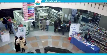 في معرض الكتاب بالمكتبة المركزية.. خصم 30% لطلاب جامعة حلوان (صور)