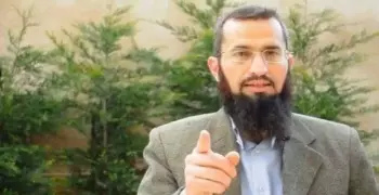 الداعية الأردني إياد قنيبي: لا يجب أن يكون محمد صلاح قدوة بعد ما فعله