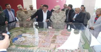 وزير التعليم العالي يتفقد الجامعة المصرية اليابانية (صور)