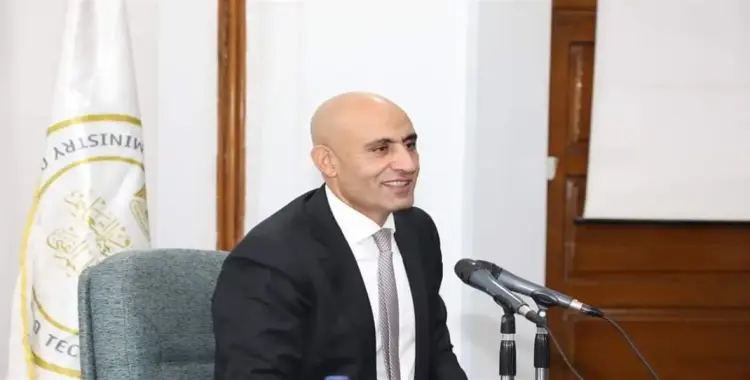  اتهامات بالتزوير وتهديدات.. أزمة وزير التربية والتعليم ووالدته ومحامين تتصاعد 