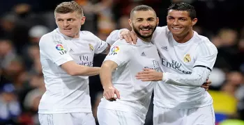 نجم «ريال مدريد» يصل السعودية لأداء فريضة الحج (صور)