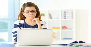 لطلاب الثانوية.. صفحات و«جروبات» هتشجعك على المذاكرة
