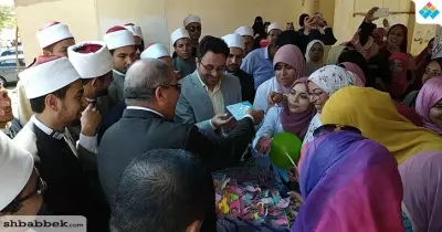 طالبات جامعة الأزهر يستقبلن المحرصاوي بـ«البونبون»