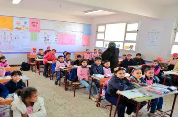 جروح قطعية بالوجه.. طلاب ابتدائي يعتدون على زميلهم بآلة حادة والمدير يرفض اتخاذ الإجراءات
