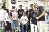 يتحكم فيه بالعقل.. صيني يبتكر كرسيا متحركا بعد إصابته بشلل