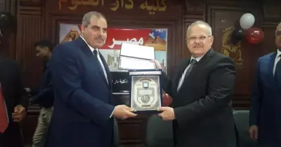 جامعة القاهرة تكرم رئيس جامعة الأزهر