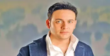 صور وتفاصيل حادث مصطفى قمر وتطورات حالته الصحية