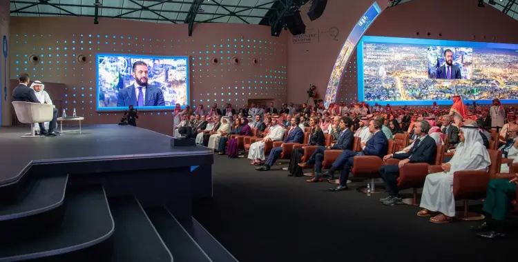 فيديو رد فعل ولي العهد السعودي بعد كلمات أحمد الشرع بمنتدى الاستثمار