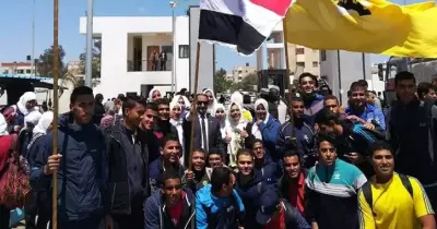 جامعة العريش تنظم مسيرة لدعوة المواطنين للمشارة في التعديلات الدستورية