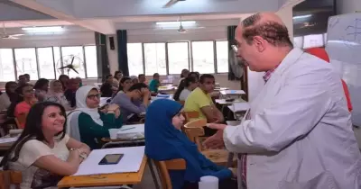 رئيس جامعة أسيوط يتفقد اختبارات القدرات ومعامل التنسيق الالكتروني