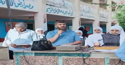 وفاة معلم أثناء إلقائه كلمة عن الرسول في طابور الصباح (صور)