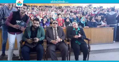 صور| الشاعر عمرو حسن لطلاب «عين شمس»: كنت أفشل واحد في الكلية