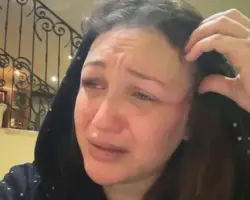 «عايزة تعويض مالي من أورا».. أمن كومباوند زد يتحرش بابنة هدير الشناوي ويهددها(فيديو)