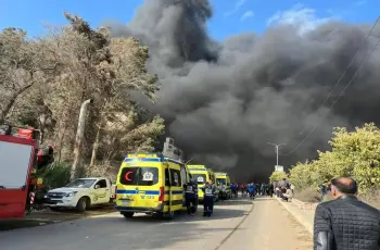 حريق مصنع بالدقهلية بسبب سوء الأحوال الجوية.. (فيديو وصور)