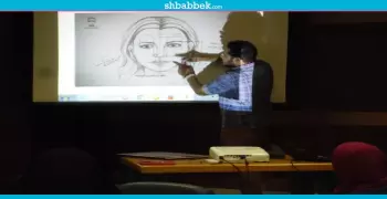 سفارة المعرفة تعلم رسم البورترية لطلاب جامعة القاهرة (صور)