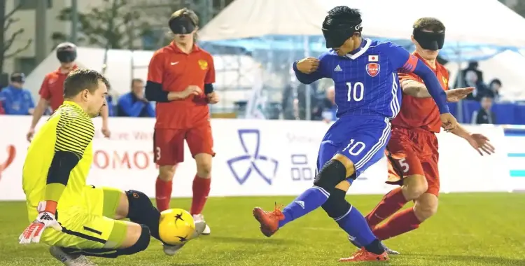 المحاورة مع تغيير السرعة والاتجاه تساعد على خداع الخصم و التحكم بالكرة صواب خطأ