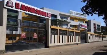 ماذا يحدث في مدرسة الألسن الدولية؟