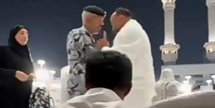  توجيهات عاجلة من الخارجية المصري بعد فيديو الاعتداء على معتمر في الحرم 