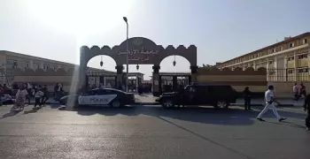 أنباء عن وفاة طالبة أثناء عبور الطريق أمام جامعة الأزهر