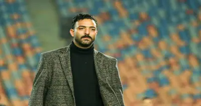 ميدو مطالب بسداد 10 ملايين جنيه للحكم الدولي محمود البنا بسبب تهمة السب والقذف.. ما القصة؟