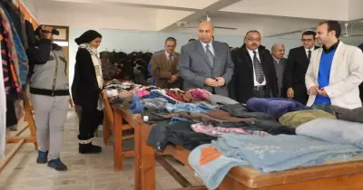 يتضمن 1500 قطعة.. افتتاح المعرض الخيري الثالث للملابس بجامعة المنيا