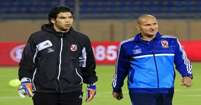 تدريبات شاقة لحراسة الأهلي في المغرب.. و«الشناوي» يغيب عن المران